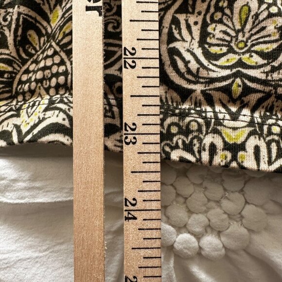 Catherines Easy Fit Tees Collection 1X Olive Green Beige Paisley V-Neck Top - Picture 8 of 10